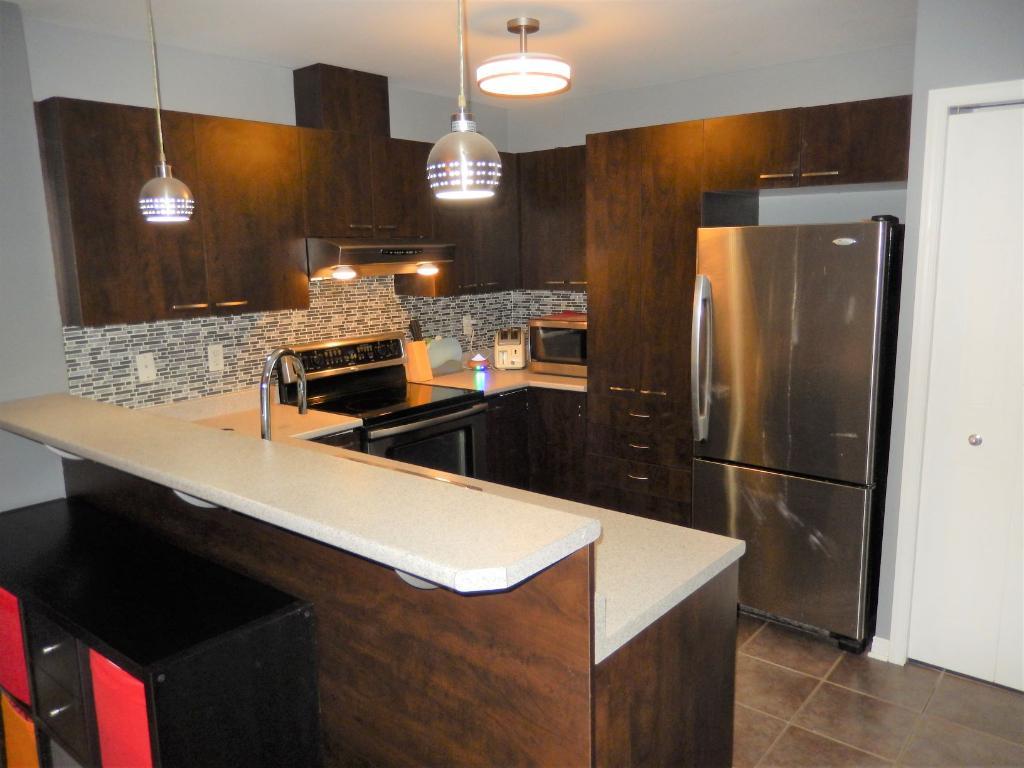 For rent 4 1/2 à louer, furnished, meublé