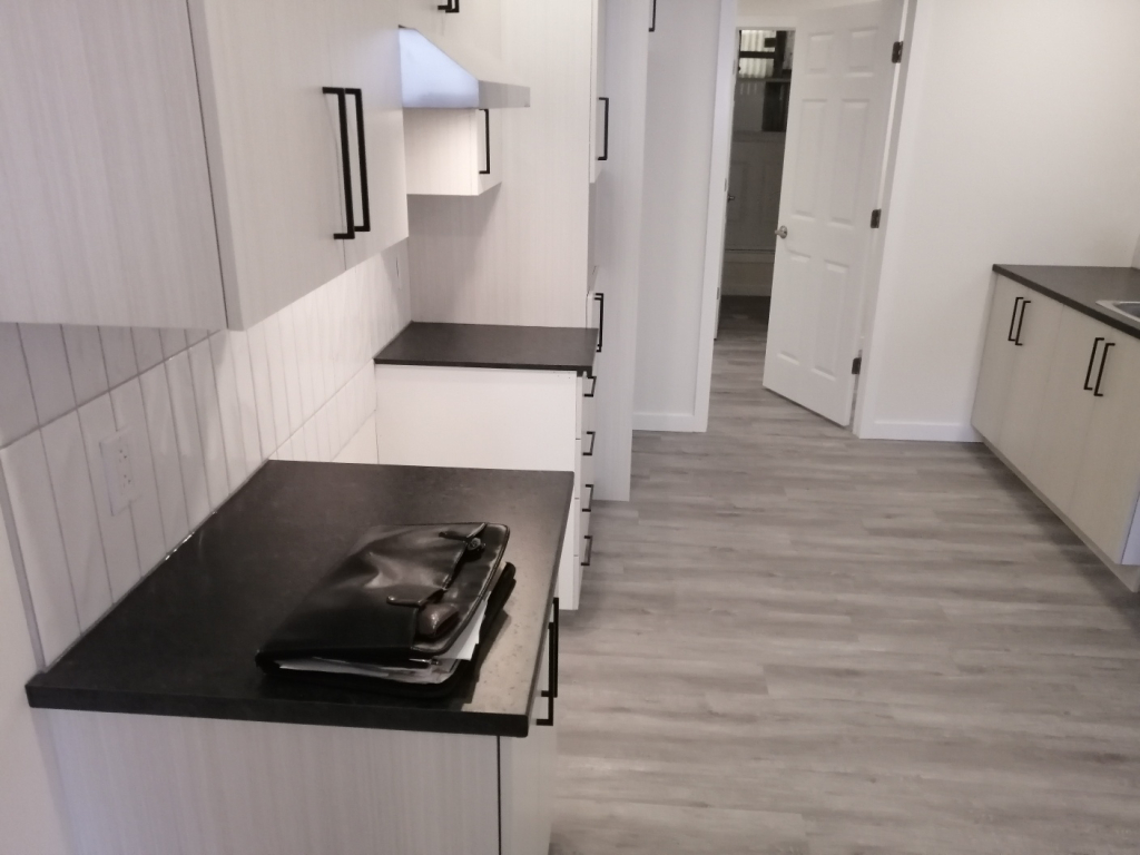 MTL-NORD : 3 ½ GRAND, RÉNOVÉ DDS EAU CH