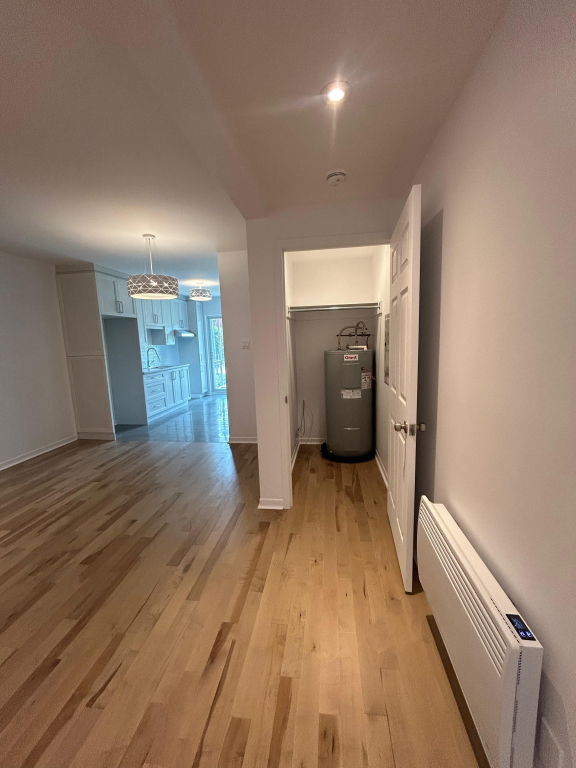 4 ½ (1 Chambre) Rénové