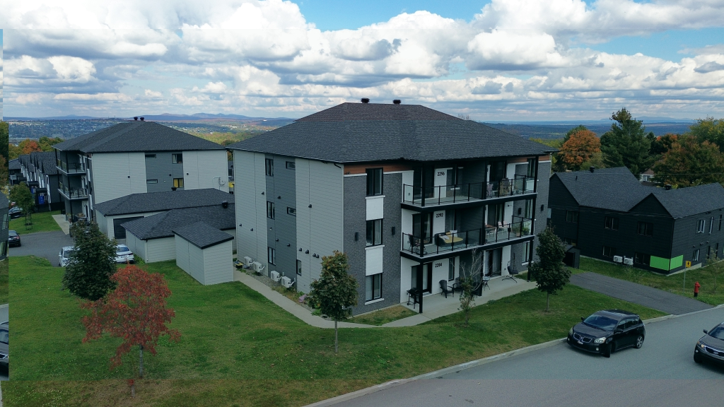 MAGNIFIQUE 5 ½ | CARRÉ BELVÉDÈRE |AOÛT
