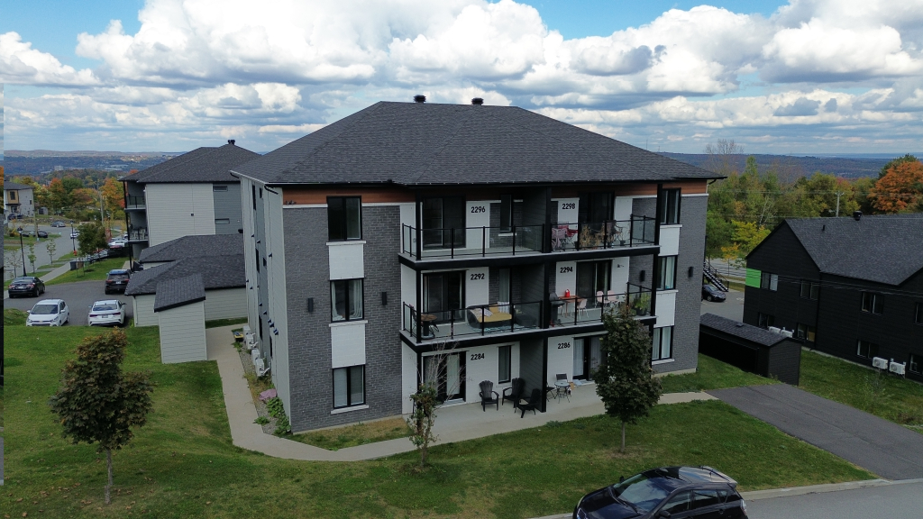 MAGNIFIQUE 5 ½ | CARRÉ BELVÉDÈRE |AOÛT