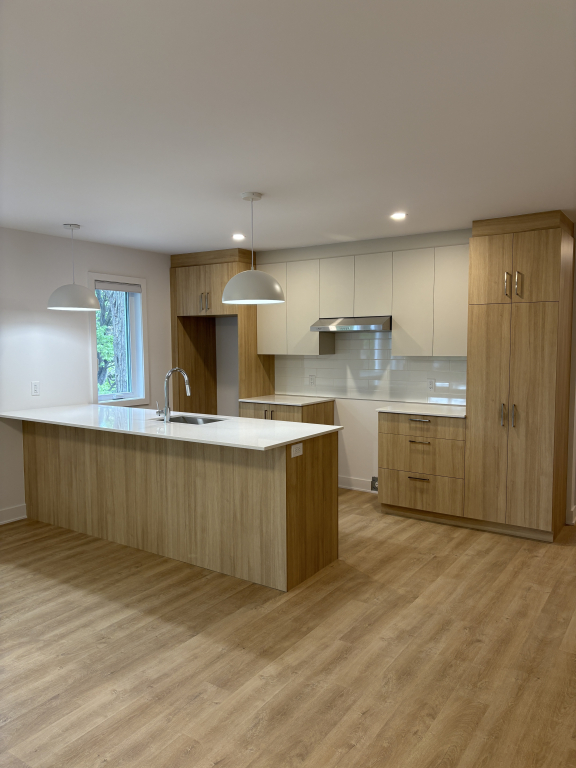 CONSTRUCTION NEUVE - 4 1/2 DISPONIBLE!