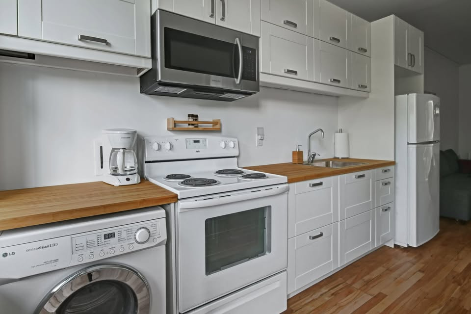 3 1/2 MEUBLÉ PLATEAU MT-ROYAL