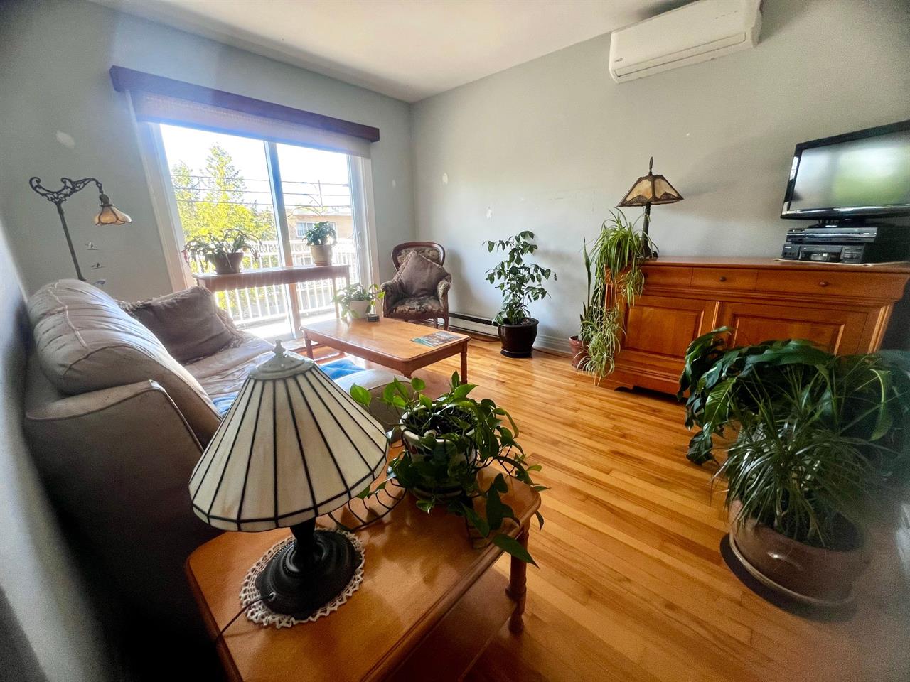 Appartement Ahuntsic-Cartierville (Montréal) À Louer