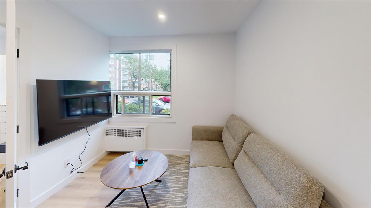 2 Bedroom - 3179 Avenue Ellendale, Montréal