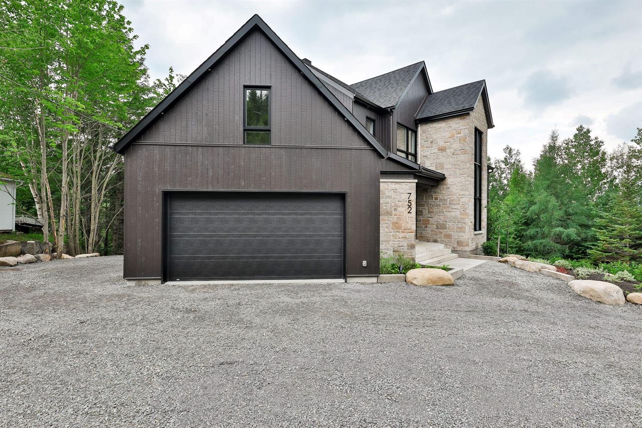 3 CH - 2 SDB - Sainte-Agathe-des-Monts - $3,550 /mo