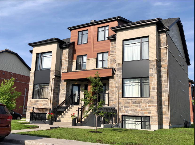 Superbe 4,5 Dans Un Triplex (Ste-Rose)