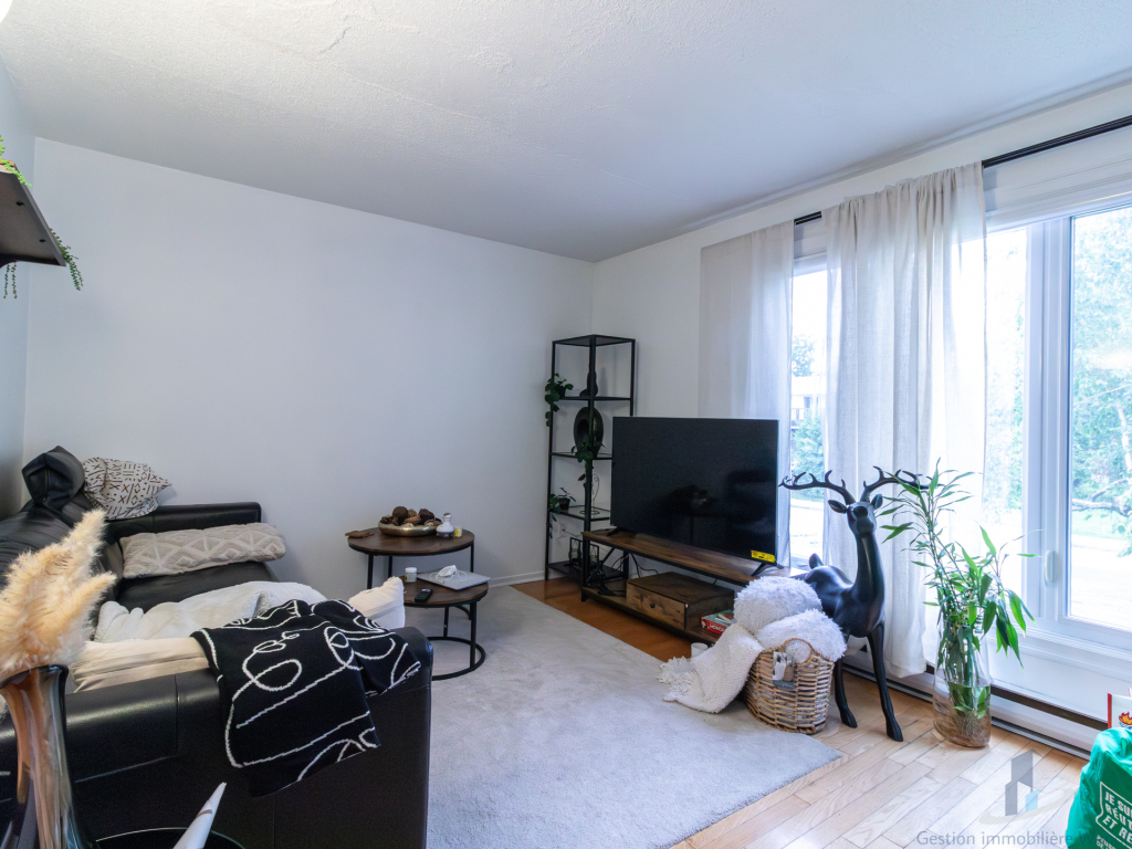 Maison à Louer - 464 Rue Antoine