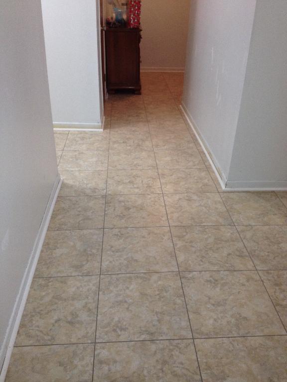 $1,700.00 St. Léonard, 5 1/2 - 2nd floor $1,700.00 St. Léonard, 5 1/2 - 2ème étage