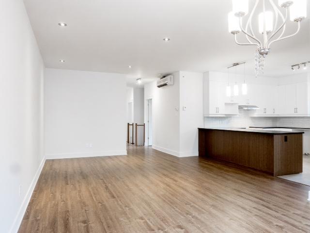 CONDO À LOUER DANS LE VIEUX STE-ROSE- 51/2 (DISPONIBLE 1ER SEPTEMBRE 2025)