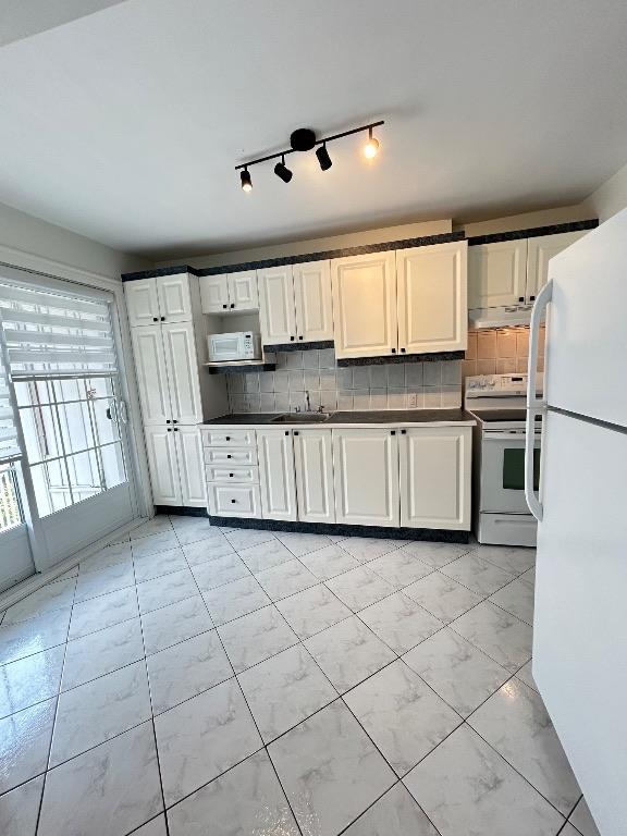 51/2 MEUBLE MONTREAL