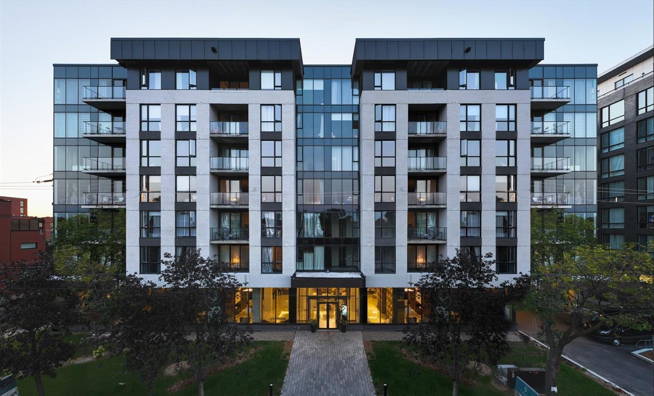 1 Bed, 1 Bath, Den - 815 Avenue Plymouth, Mont-Royal