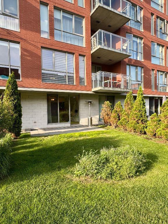 Modern Condo for Rent in TMR/Condo moderne à louer à VRM
