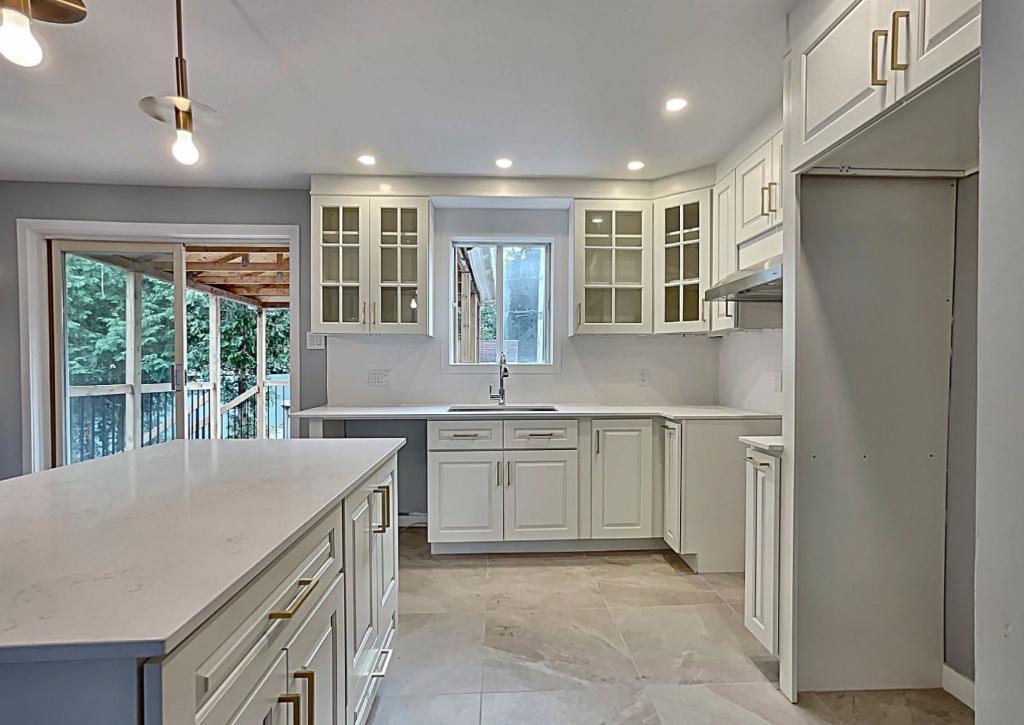 8783 Rue Pierre-Boucher, Laval, QC H7A 3R2
