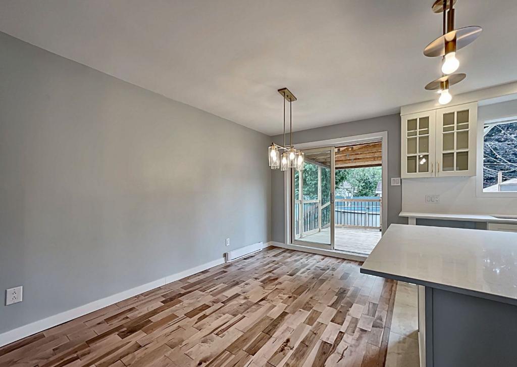 8783 Rue Pierre-Boucher, Laval, QC H7A 3R2