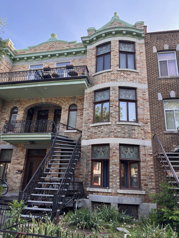 Chambre à Louer Dans Le Mile-End