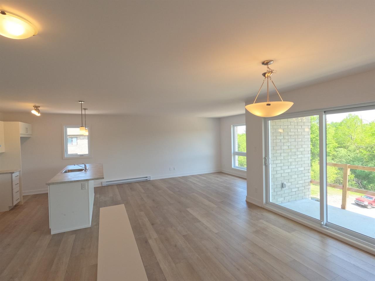 2 Beds - Top Floor! - 832 Boul. Maloney Est, Gatineau