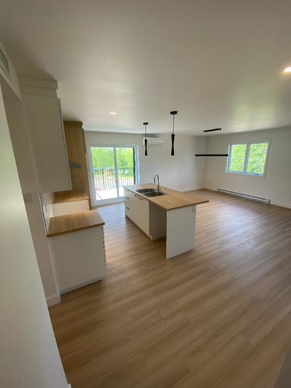 1x Logement St-Gilles 4 1/2 et 5 1/2 NEUF Disponible Septembre 2025