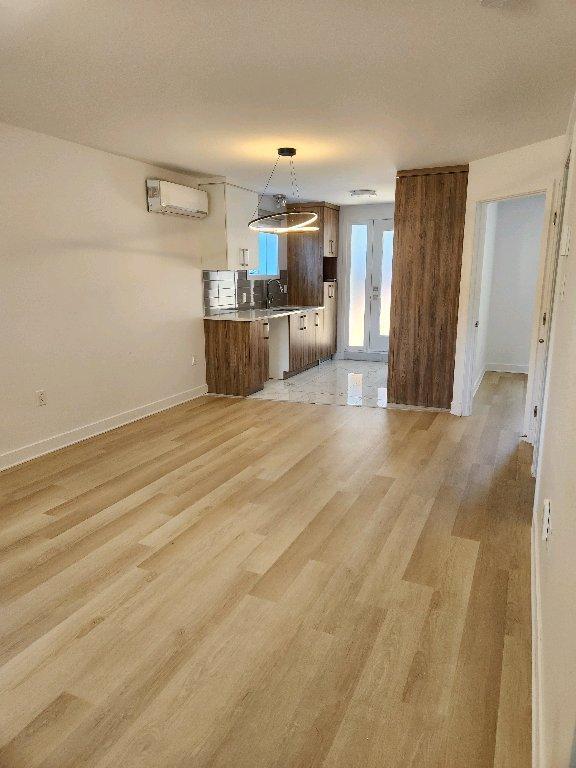 Condo à louer/Condo for rent