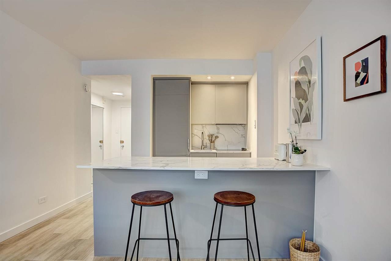 1 Bedroom - 3445 Hutchison, Montréal