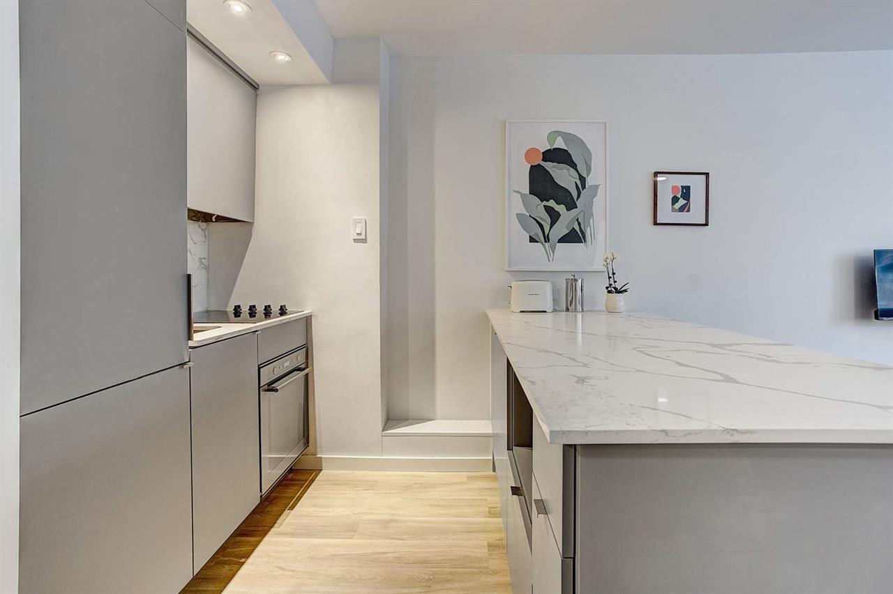 1 Bedroom - 3445 Hutchison, Montréal