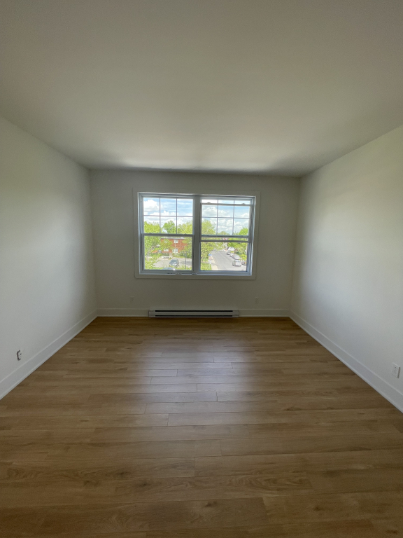 4 1/2 RÉNOVÉ À LONGUEUIL
