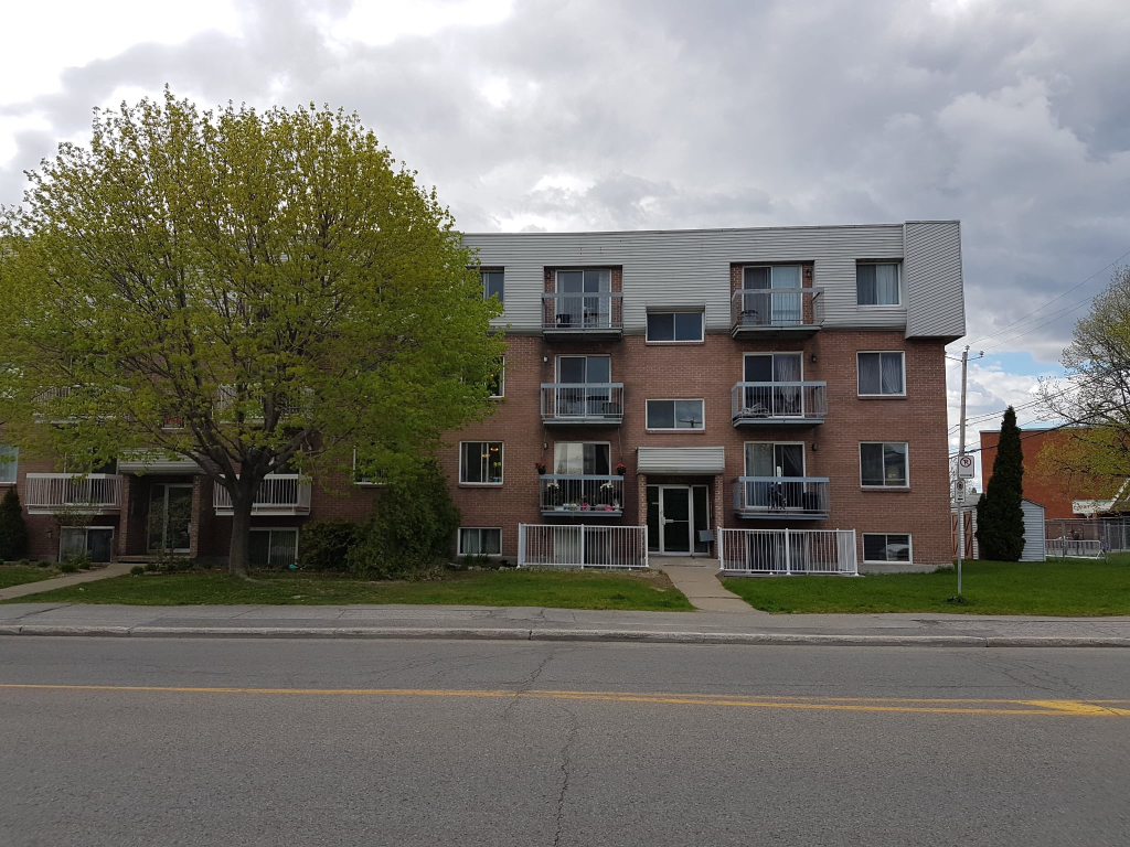Super Appartement Style Condo éclairé