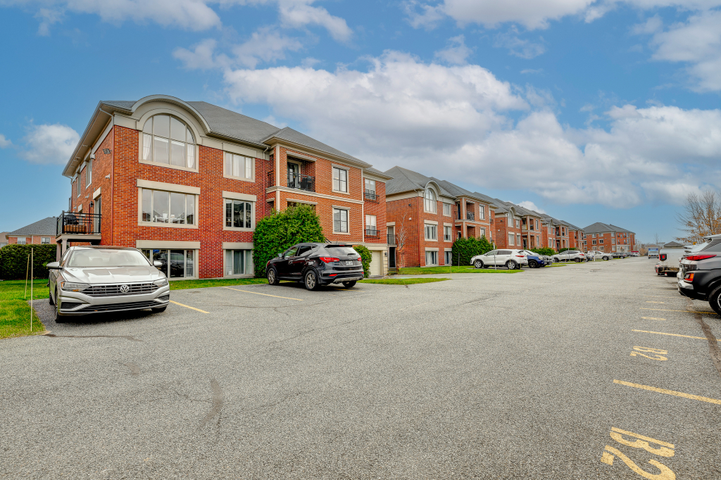 4 1/2 Condo Dix30 Piscine