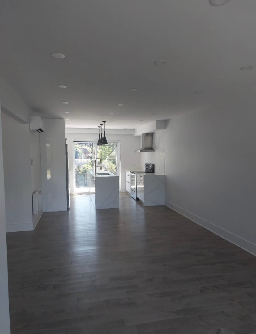 NOUVEAUTÉ À LAVAL - Spacieux 5 ½