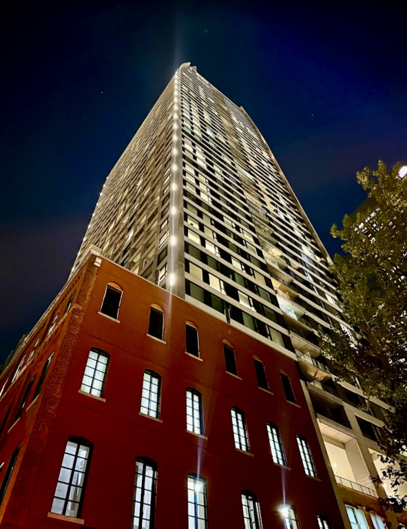 Unfurnished 4 1/2 Closed To Bell Centre