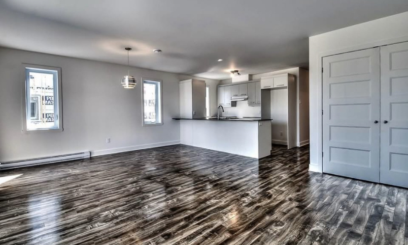 Superbe Condo 5 ½ Contemporain à Louer