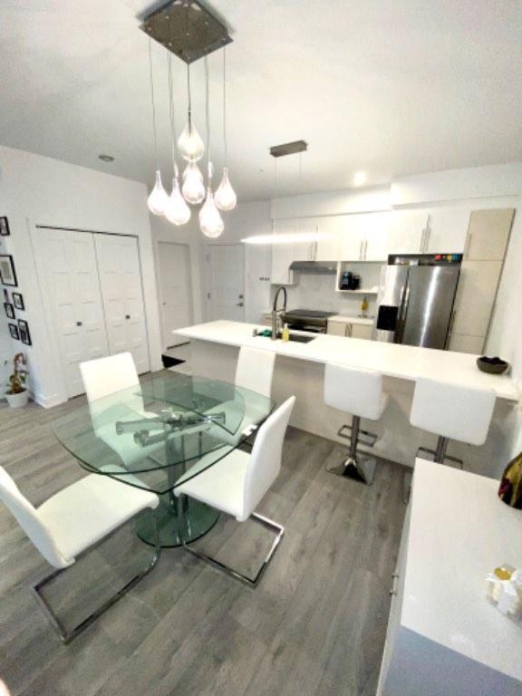 Condo Meubler 41/2 , 2 salle de bain 2 chambre 1 bureau