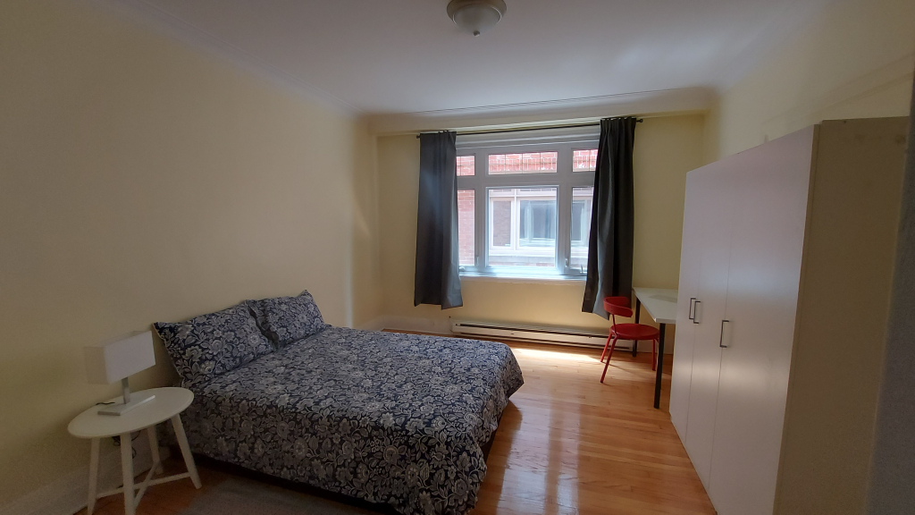 Chambre à Louer Dans Un Beau 5 1/2