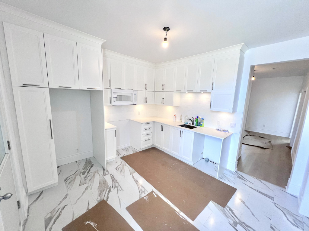 For Rent! Large 4 1/2 Apartment, Fully R