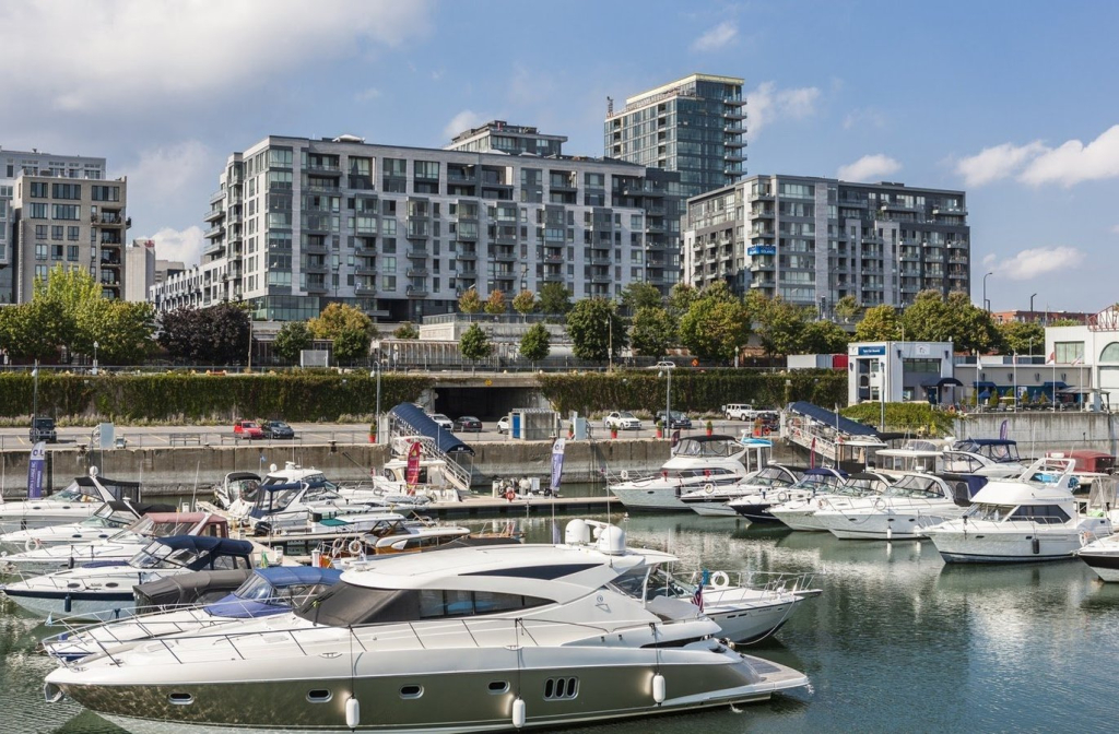 Magnifique Condo Meuble Au Vieux MTRL