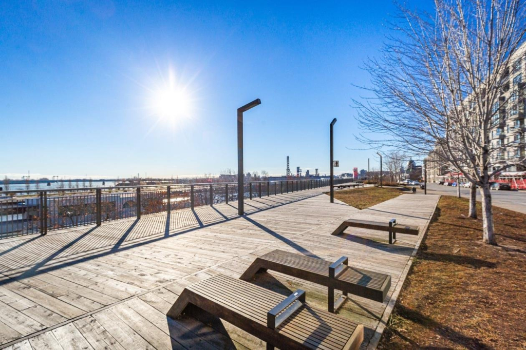 Magnifique Condo Meuble Au Vieux MTRL