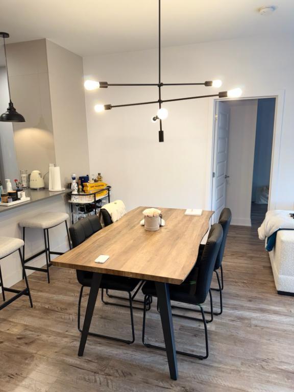 Duvernay condo 4 1/2 chauffé +2 garages, tout inclus avec 5 électro