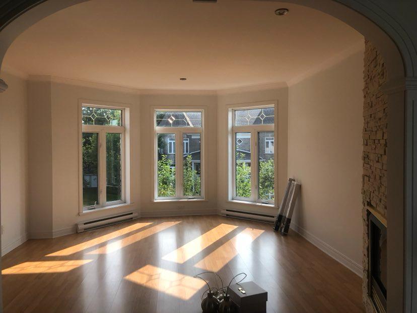 Beau grand condo 4 1/2 propre et sécuritaire avec 5 électro à louer 2 min. des ponts de Qc (Charny)