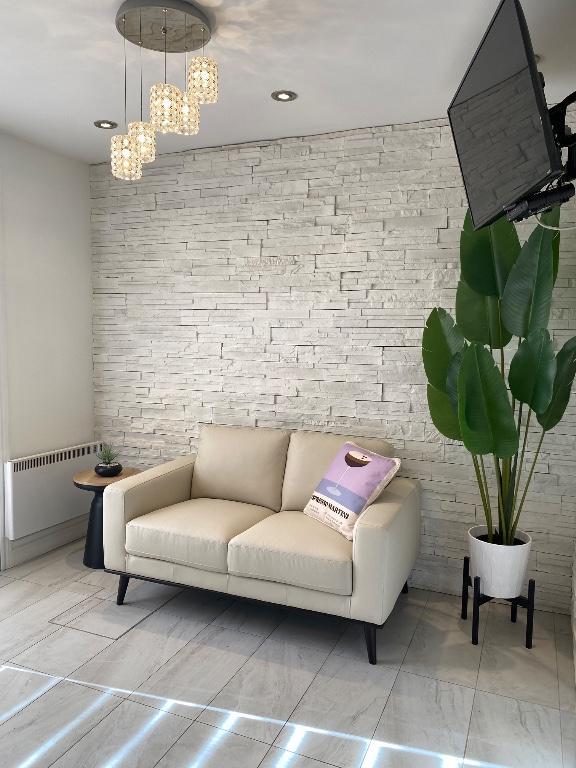4 1/2 MONTREAL MEUBLE TOUT INCLUS PRÈS METRO