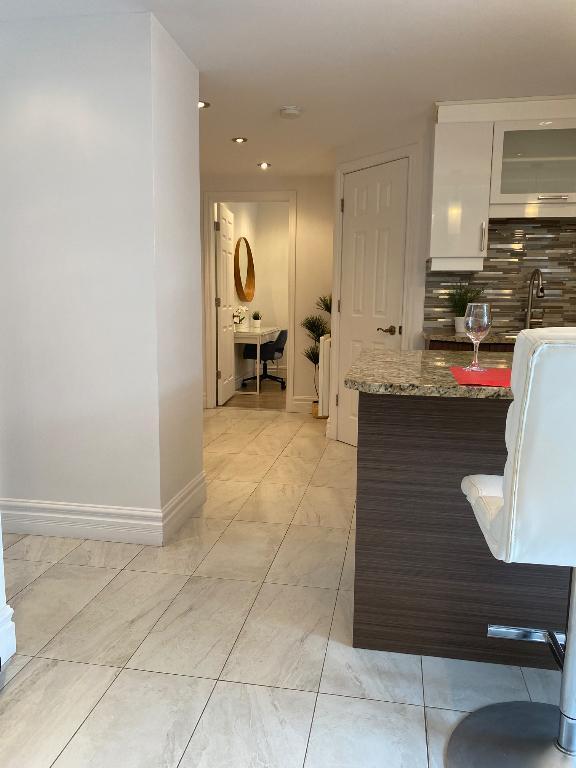 4 1/2 MONTREAL MEUBLE TOUT INCLUS PRÈS METRO