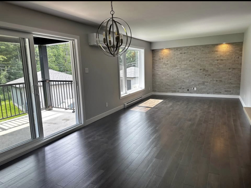 PROMOTION 1595$ Pour 5 1/2 Avec Garage