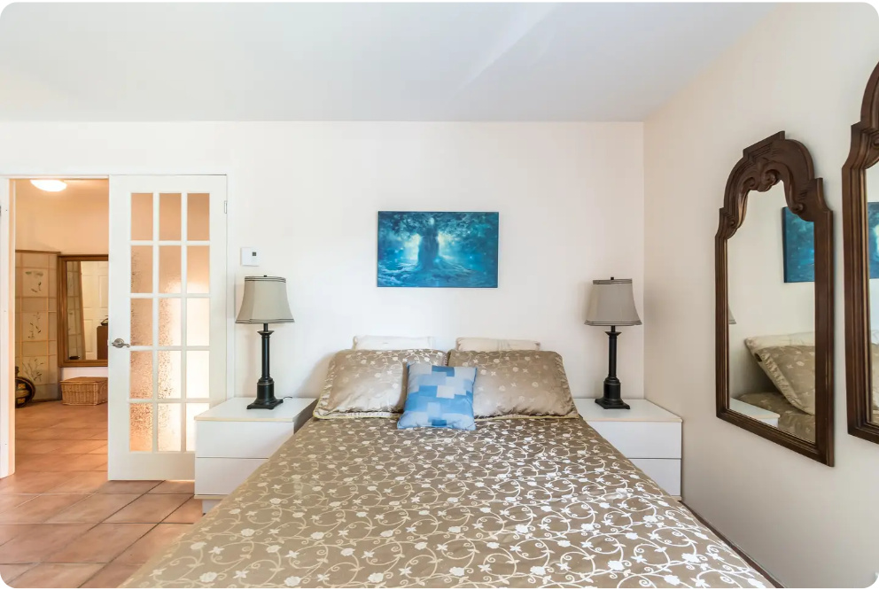 Salon-chambre-bureau Grand Et Lumineux