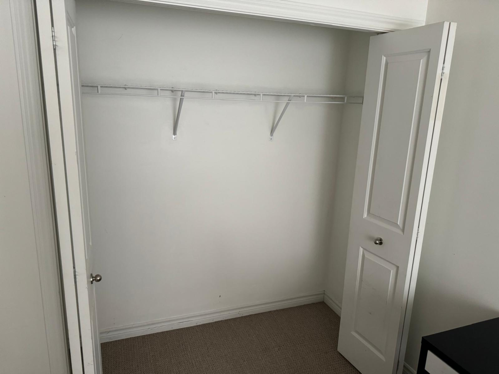 1 Superbe Chambre Spacieuse à Louer