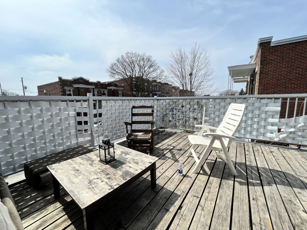 Grande 3 1/2 AVEC TERRASSE