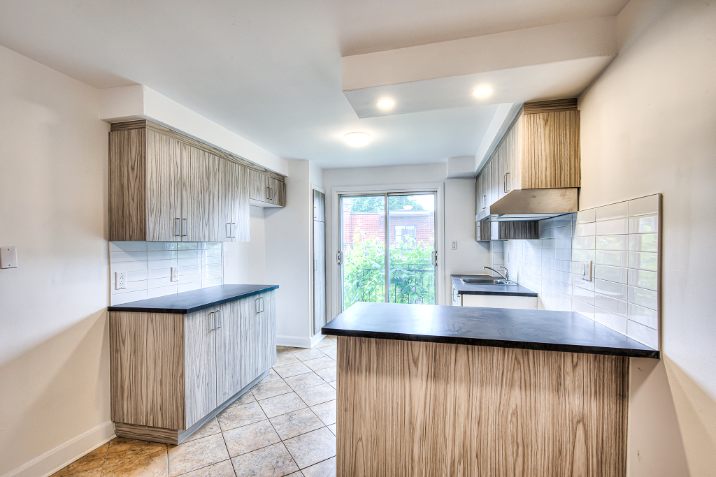 4 1/2 Haut 5plex - Renovee - St Leonard