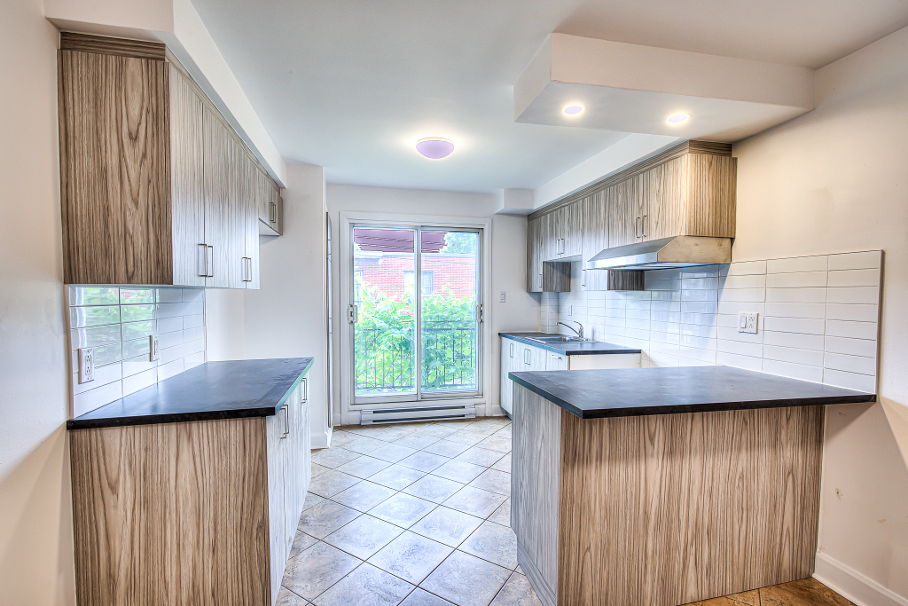 4 1/2 Haut 5plex - Renovee - St Leonard