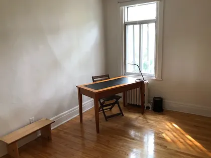 1 room room of 130 m² in Montreal
