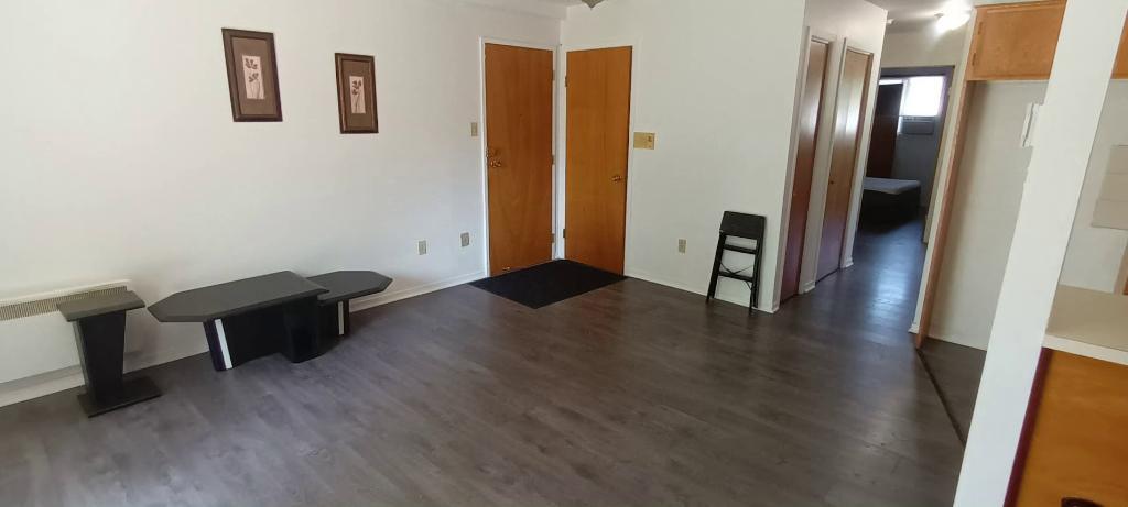 REPENTIGNY 4 1/2 LIBRE NIVEAU TERRASSE +STATIONNEMENT