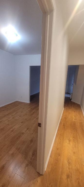 Apt 3 1/2 entre station metro, arena, parc et rue commerciale!