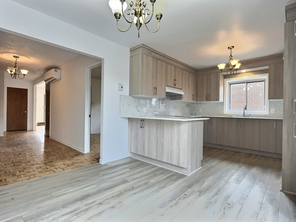 5 1/2 Haut Duplex - Galeries D'Anjou